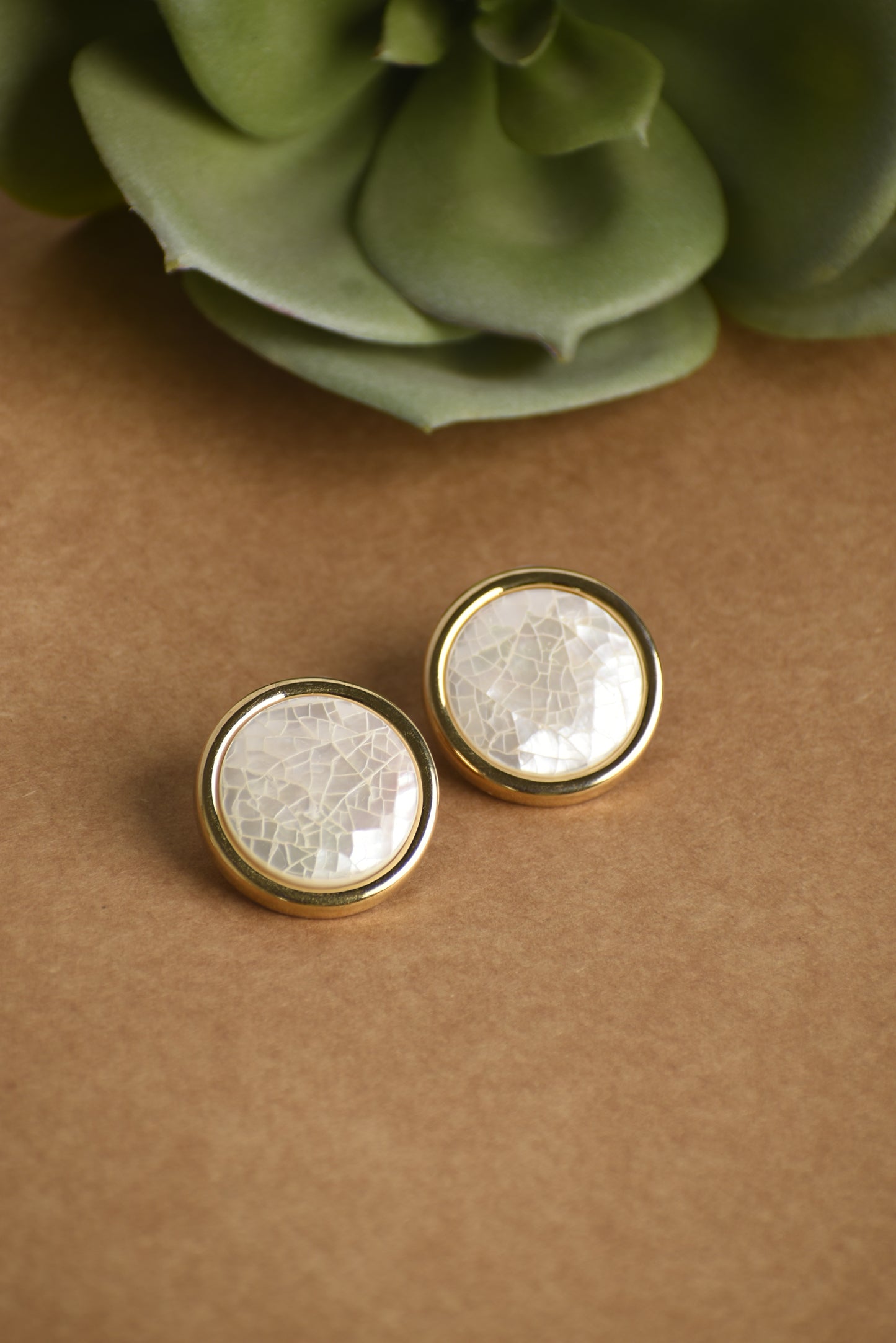 Lumina Pearl Studs