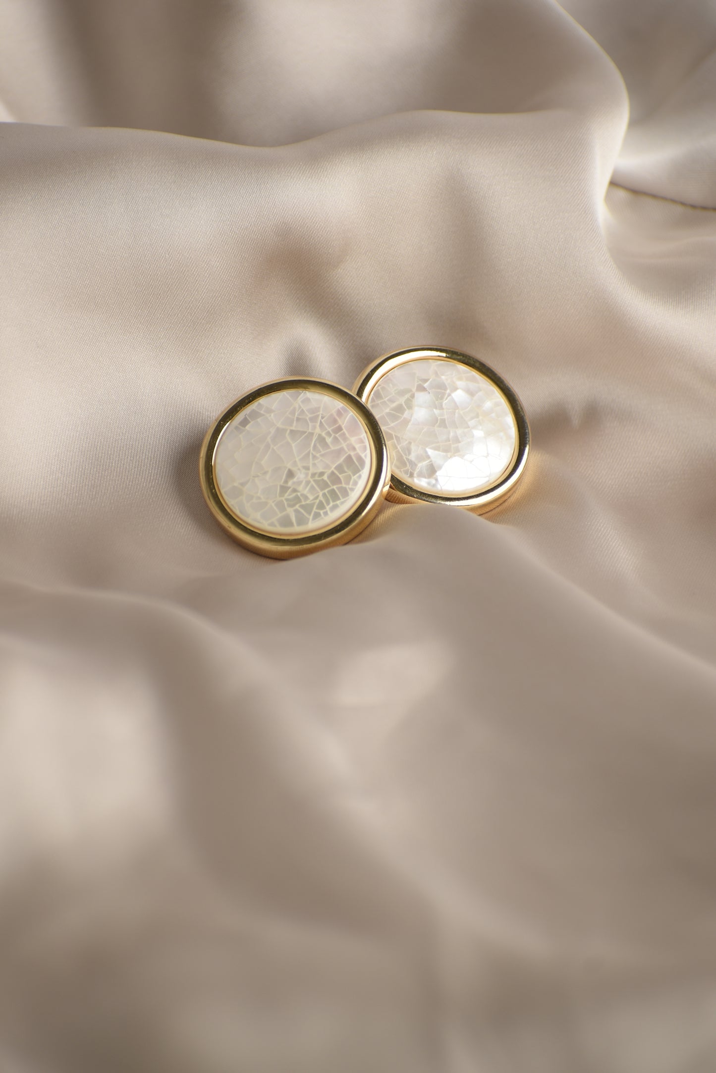 Lumina Pearl Studs